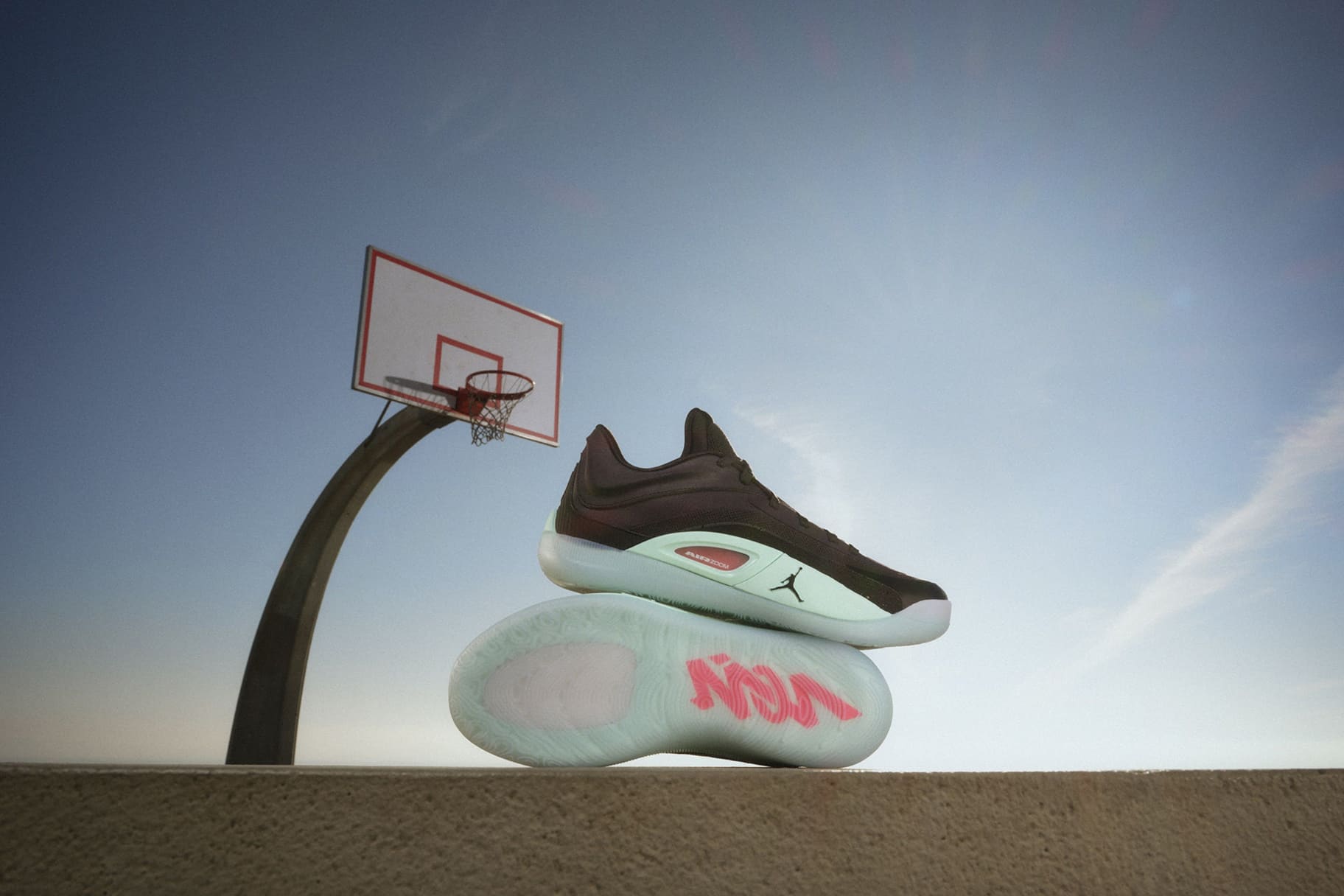 Jordanブランドから発売されるザイオン 4で、なめらかにそして